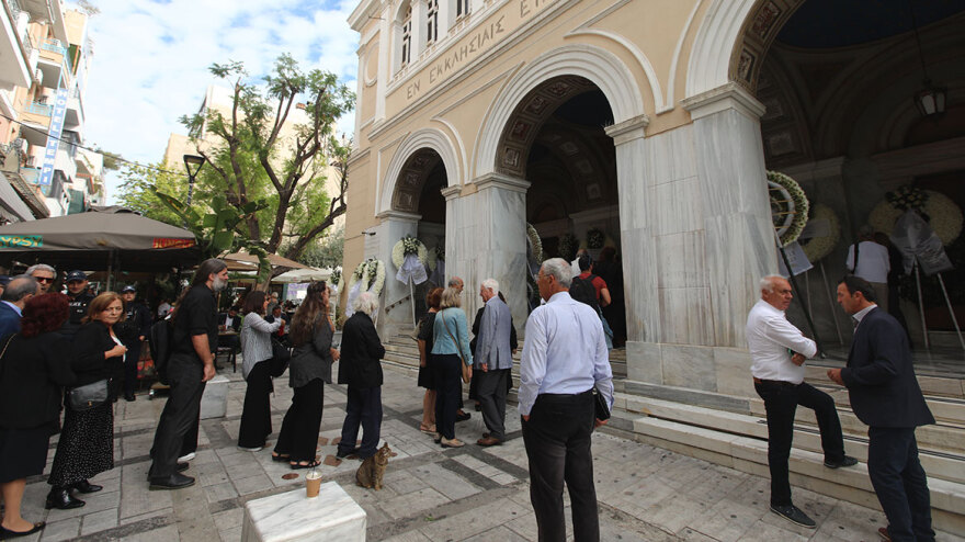 Πέτρος Θέμελης: Συγκίνηση στο τελευταίο αντίο στον σπουδαίο αρχαιολόγο