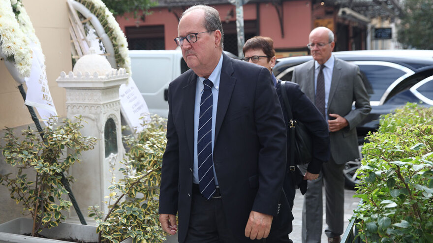 Πέτρος Θέμελης: Συγκίνηση στο τελευταίο αντίο στον σπουδαίο αρχαιολόγο