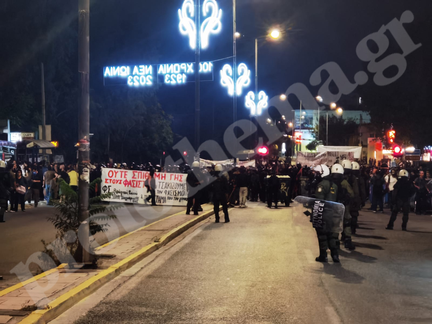 Αντισυγκέντρωση αναρχικών στα Πευκάκια - Δείτε βίντεο και φωτογραφίες