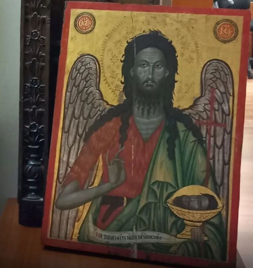 Έρευνα της ΕΛΑΣ σε Μονή της Αττικής - Βρέθηκαν εκκλησιαστικές εικόνες και αντικείμενα που είχαν κλαπεί από ναούς της επαρχίας