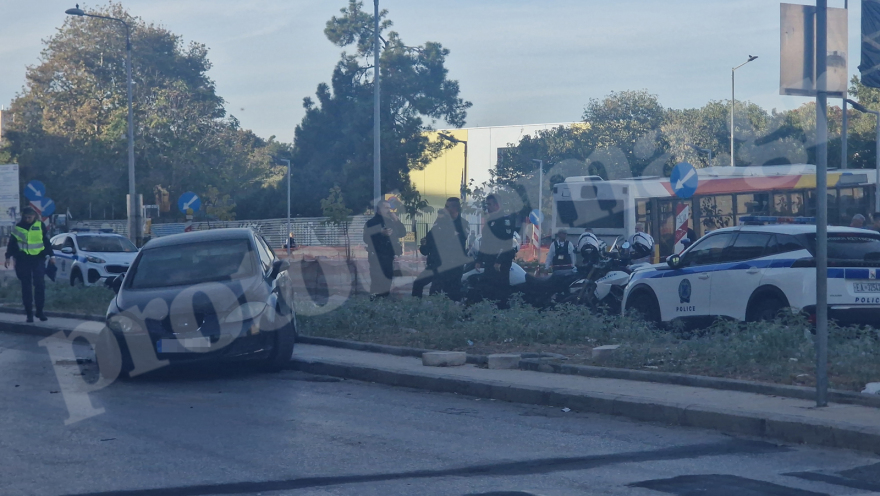 Θεσσαλονίκη: Αστικό λεωφορείο παρέσυρε μηχανάκι και αυτοκίνητα - Μία γυναίκα νεκρή