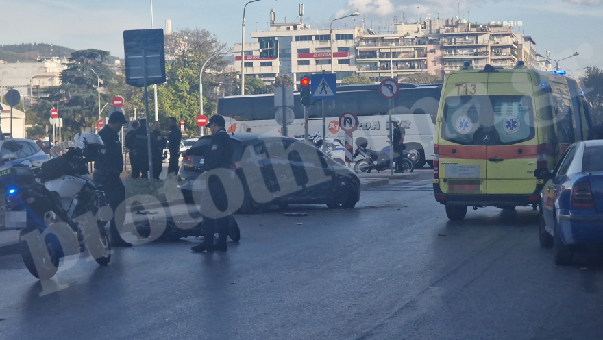 Θεσσαλονίκη: Αστικό λεωφορείο παρέσυρε μηχανάκι και αυτοκίνητα - Μία γυναίκα νεκρή