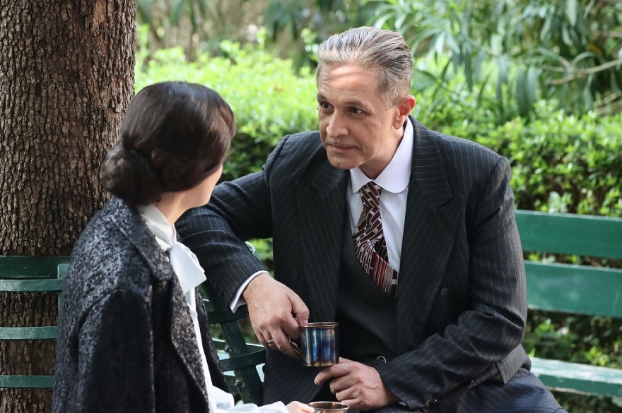 Οι Πανθέοι: Οι κρυφές σχέσεις κινδυνεύουν στο φως