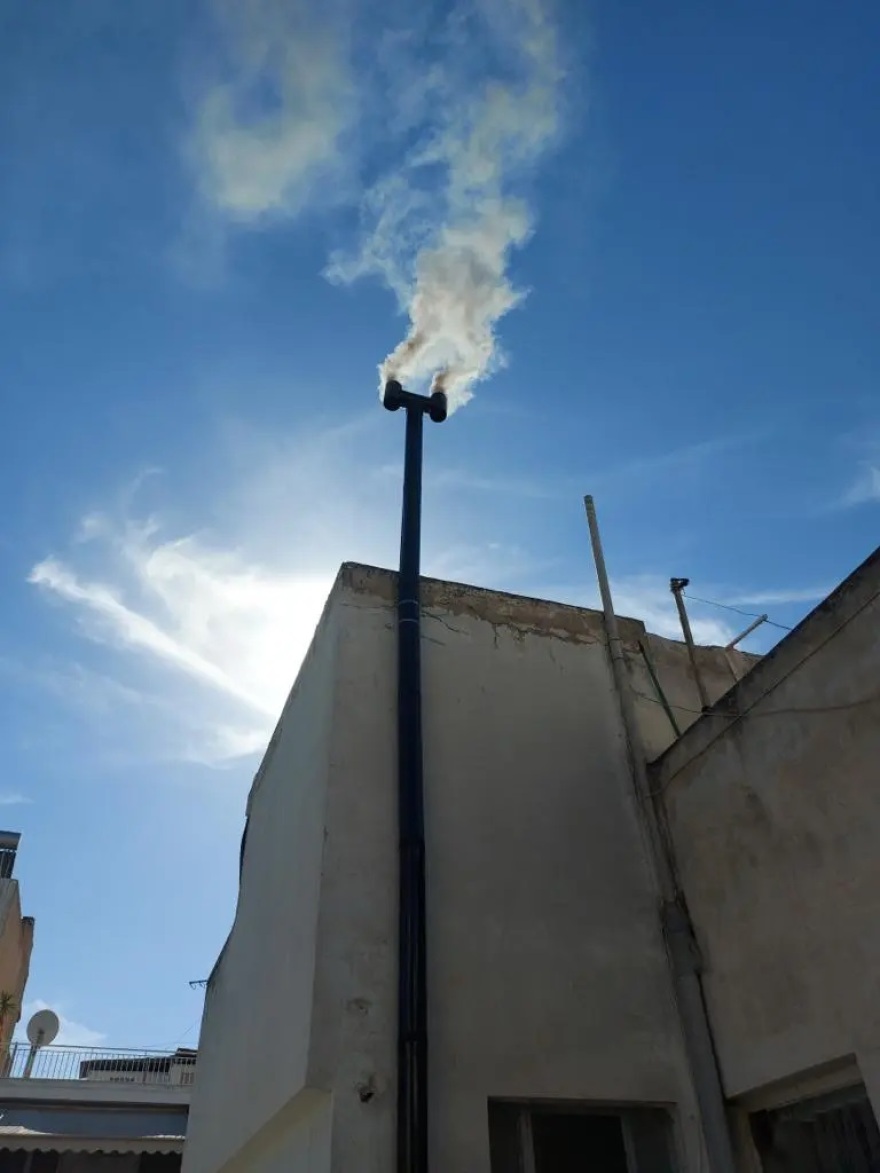 ΕΛ.ΑΣ.: Έφοδος της ΕΛΑΣ σε μωβ άντρο ναρκωτικών στην Αγία Βαρβάρα - Βίντεο