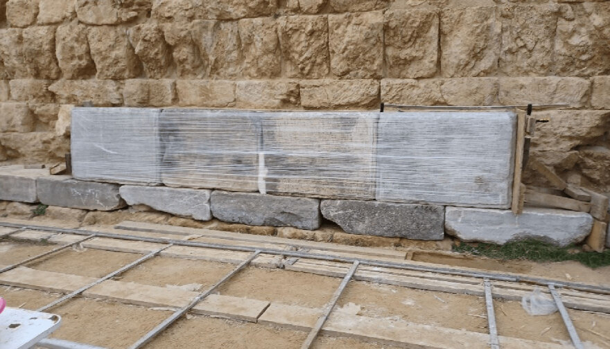 Αμφίπολη: Στον αρχαίο περίβολο του Τύμβου Καστά επιστρέφουν μετά από 21 αιώνες 25 αρχιτεκτονικά μέλη