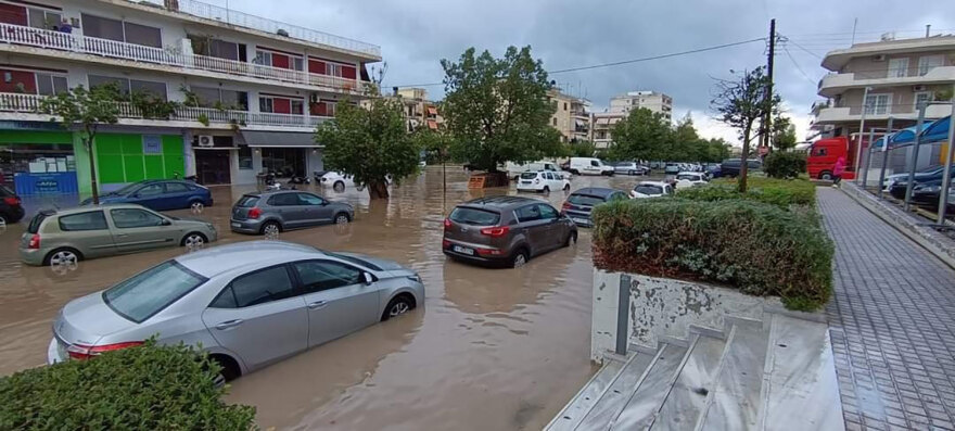 Καιρός: Πλημμύρες στην Πάτρα, έκλεισαν παλαιά και νέα εθνική οδός - Πώς θα εξελιχθεί η κακοκαιρία 