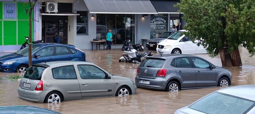 Καιρός: Πλημμύρες στην Πάτρα, έκλεισαν παλαιά και νέα εθνική οδός - Πώς θα εξελιχθεί η κακοκαιρία 