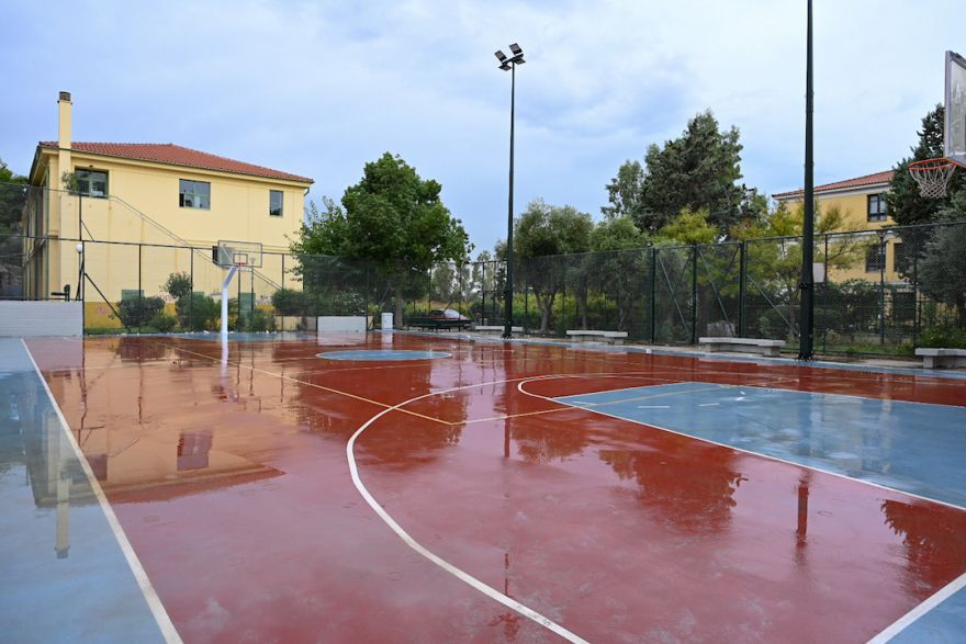 Δήμος Αθηναίων: Ανακαινίστηκαν εννέα ανοιχτά γήπεδα μπάσκετ 