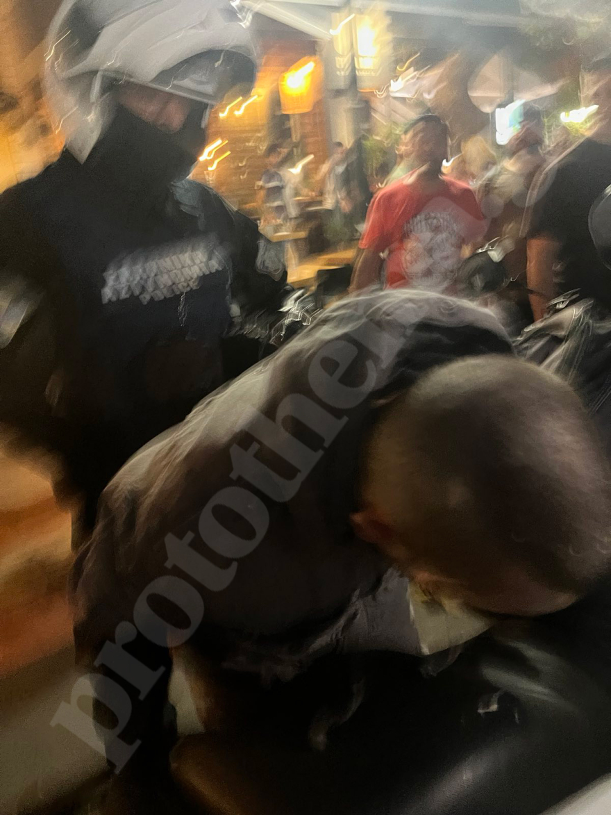 Κηφισιά : «Είχε γάντια κουζίνας και ήταν γεμάτος αίματα, μαχαίρωσε το παιδί που δούλευε στο μπαρ» λέει αυτόπτης μάρτυρας