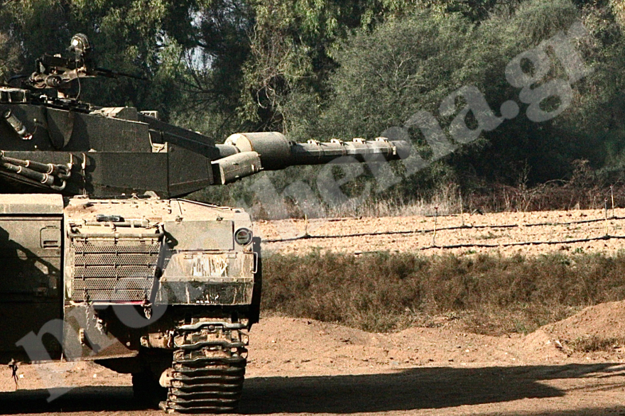 Ισραήλ: Το protothema στην πρώτη γραμμή - Η εκκίνηση των ισραηλινών αρμάτων και ο βομβαρδισμός της Χαμάς