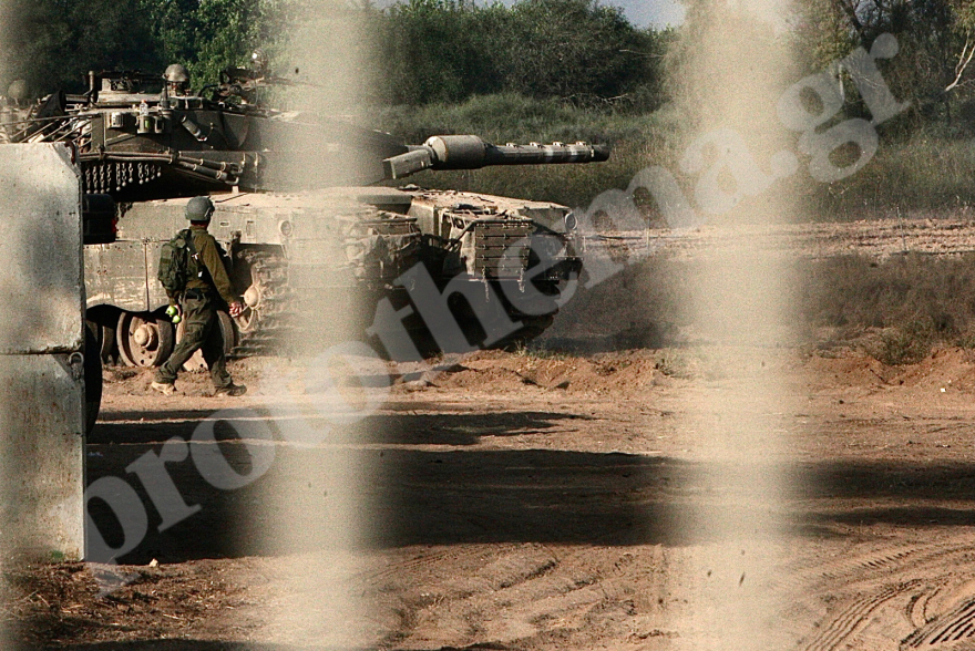 Ισραήλ: Το protothema στην πρώτη γραμμή - Η εκκίνηση των ισραηλινών αρμάτων και ο βομβαρδισμός της Χαμάς