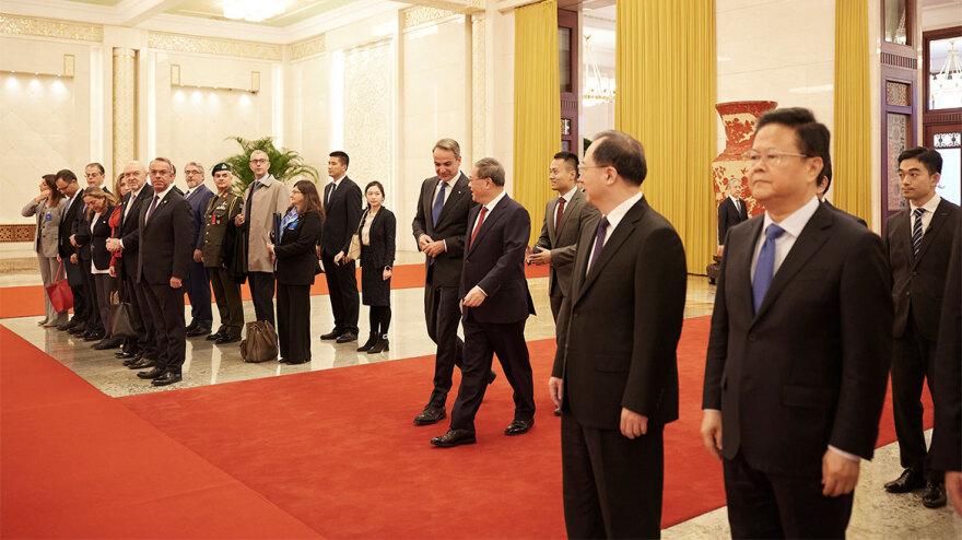 Σε θερμό κλίμα η συνάντηση Μητσοτάκη - Λι Τσιανγκ στο Πεκίνο - Τι είπε ο πρωθυπουργός  