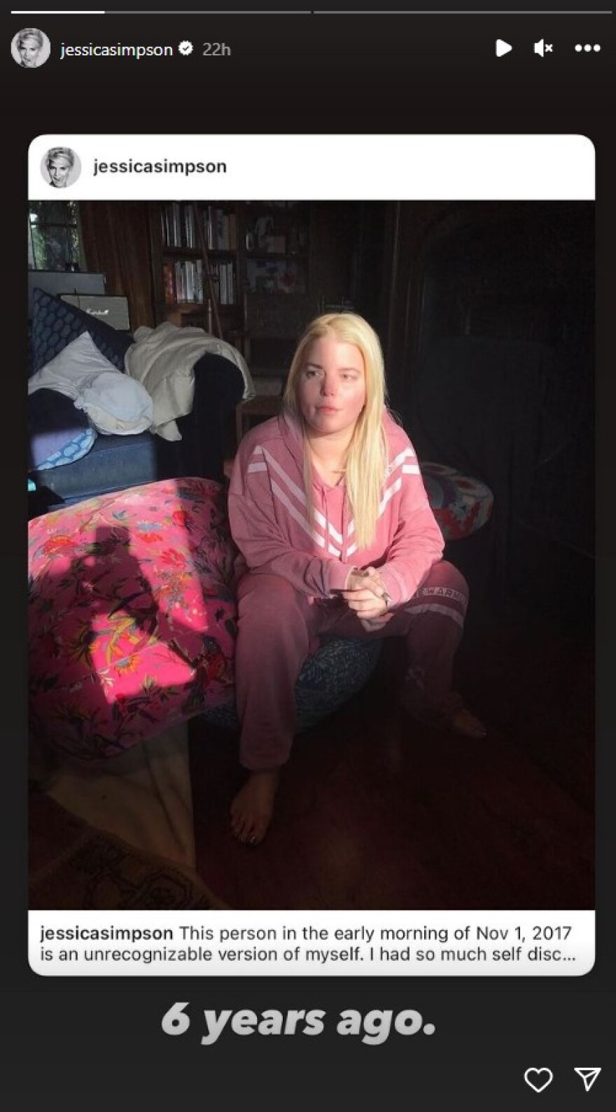 Η Τζέσικα Σίμπσον έκλεισε έξι χρόνια νηφάλια - Το... γιόρτασε με φωτογραφία από την ημέρα που έκοψε το αλκοόλ