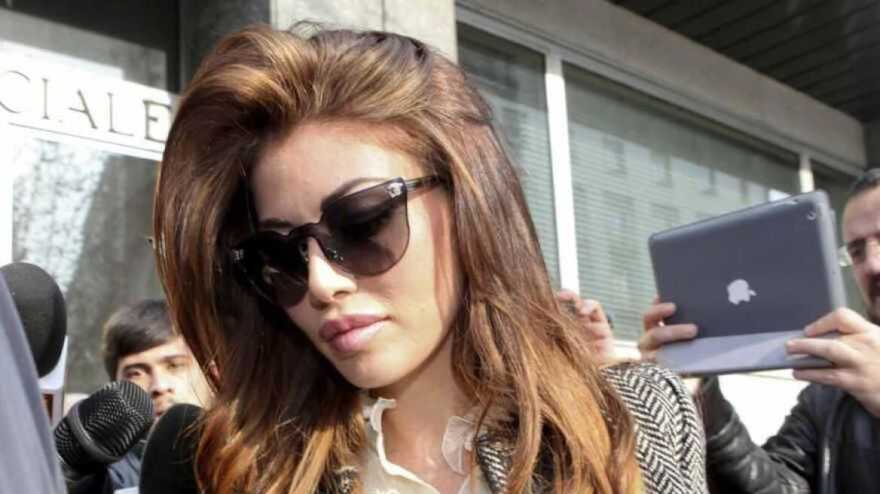 «Στοπ» στα 2.500 ευρώ το μήνα για τις 20 αγαπημένες του Μπερλουσκόνι