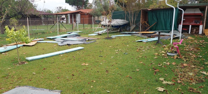 Κακοκαιρία: Αναποδογύρισαν αυτοκίνητα στην Ξάνθη - Ανεμοστρόβιλος στην Ολυμπιάδα Χαλκιδικής 