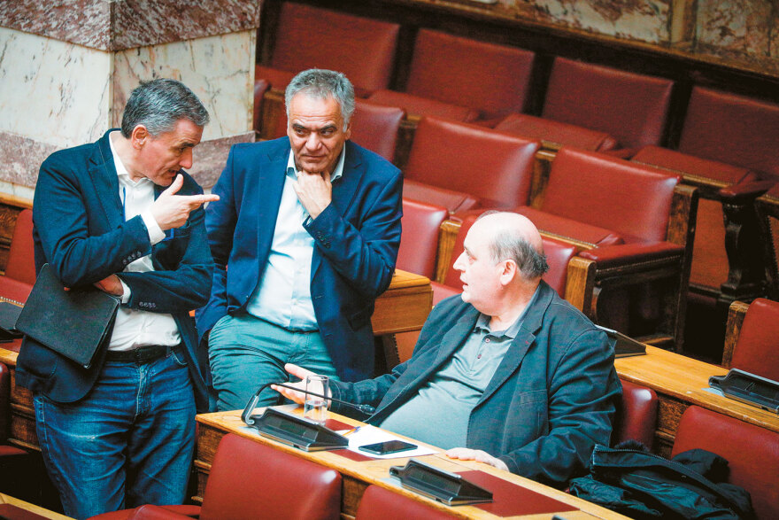 Η μακρά ιστορία των καρατομήσεων στην Αριστερά - «Καλά, σύντροφε, εσύ διαγράφηκες νωρίς» 