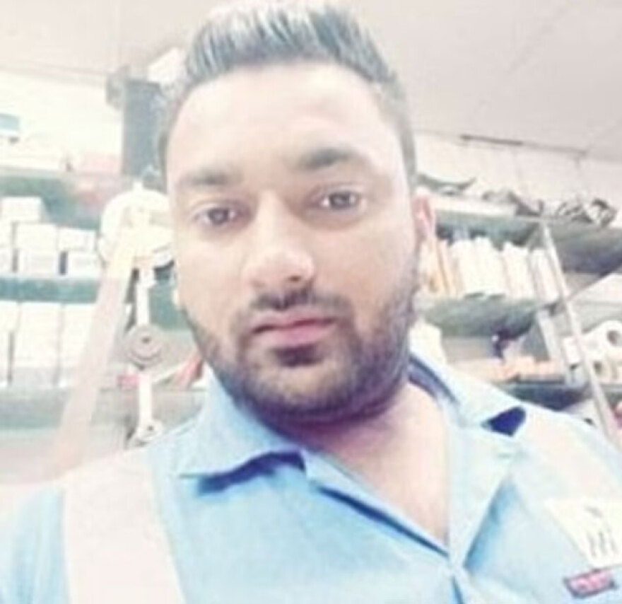 Ινδία: «Έκοψα τον λαιμό του φίλου μου, είχα σχέση με τη γυναίκα του» - Δείτε βίντεο