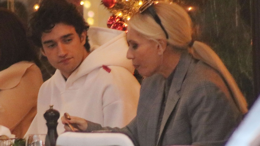 Μπακοδήμου: Είμαι η πιο περιζήτητη πεθερά της Ελλάδας, μου στέλνουν τα κορίτσια «θέλω όποιον απ΄ τους δύο να' ναι»