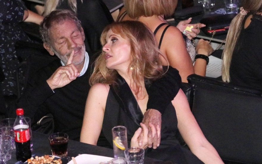 Σταύρος Ξαρχάκος-Ηρώ Σαΐα: Παρακολούθησαν μουσικό πρόγραμμα αγκαλιά - Δείτε τις φωτογραφίες