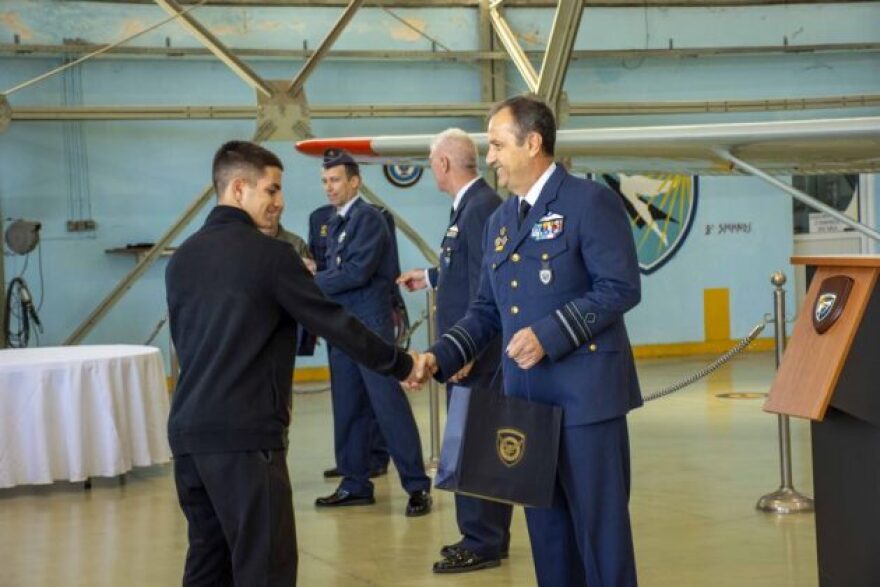 Πολεμική Αεροπορία: Μαθητές Λυκείου πέταξαν με εκπαιδευτικά αεροσκάφη - Δείτε φωτογραφίες