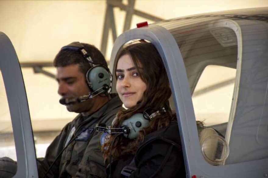 Πολεμική Αεροπορία: Μαθητές Λυκείου πέταξαν με εκπαιδευτικά αεροσκάφη - Δείτε φωτογραφίες