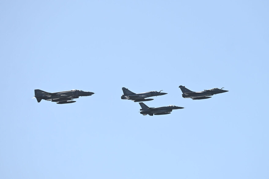 Δένδιας από το Φλοίσβο: Οι Έλληνες μπορούν να  είναι βέβαιοι για την αποτελεσματική υπεράσπιση της εθνικής κυριαρχίας