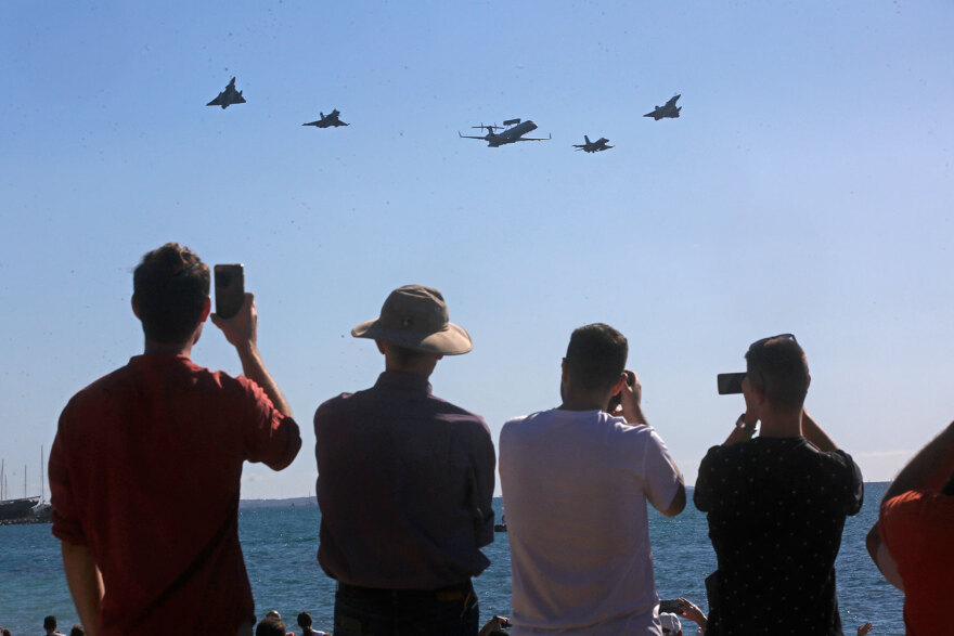 Δένδιας από το Φλοίσβο: Οι Έλληνες μπορούν να  είναι βέβαιοι για την αποτελεσματική υπεράσπιση της εθνικής κυριαρχίας