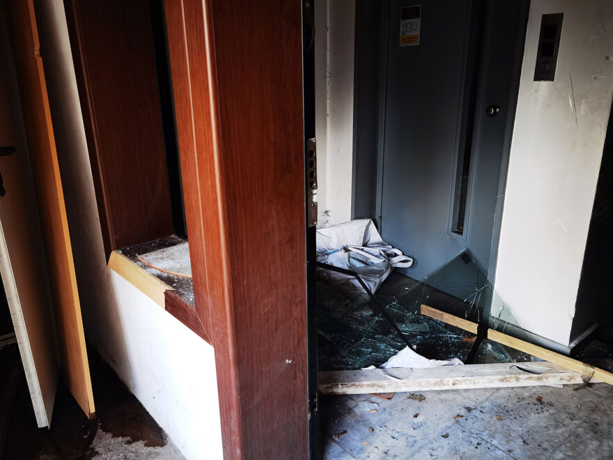 Φωτιά σε πολυκατοικία στα Κάτω Πατήσια - Δείτε φωτογραφίες