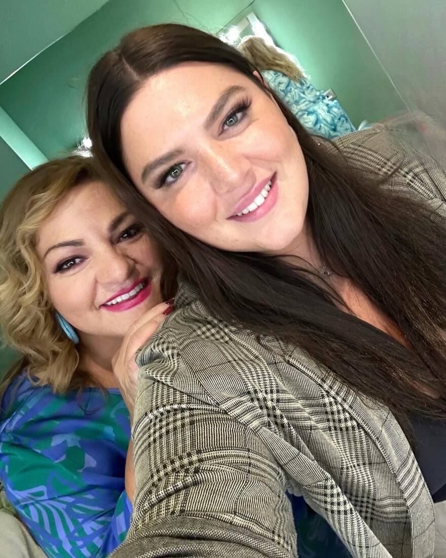 Μπάρκα σε Σταυροπούλου: Κλαίω από ευτυχία που θα λέω σε όλη μου τη ζωή ότι είμαι η «κόρη της Βίκυς»