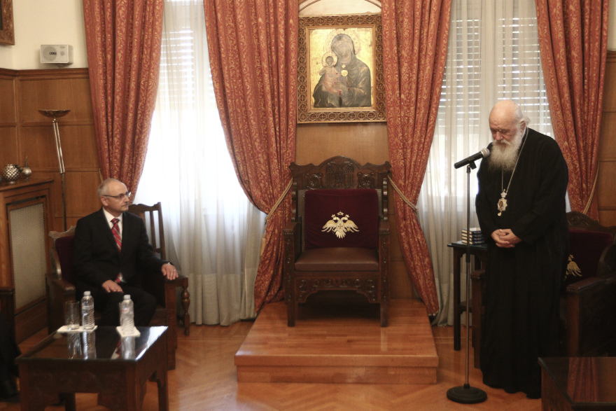 Με συγγενείς ομήρων της Χαμάς συναντήθηκε ο αρχιεπίσκοπος Ιερώνυμος 