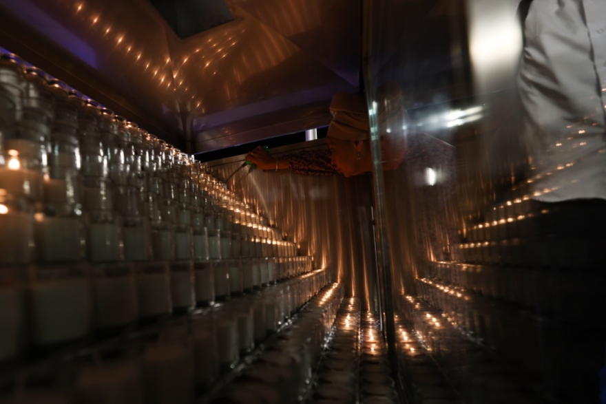 Πόλεμος στο Ισραήλ: Φωτογραφίες των ομήρων της Χαμάς στα τείχη της παλιάς πόλης της Ιερουσαλήμ, «κόκκινα» τα κιμπούτς για τα θύματα