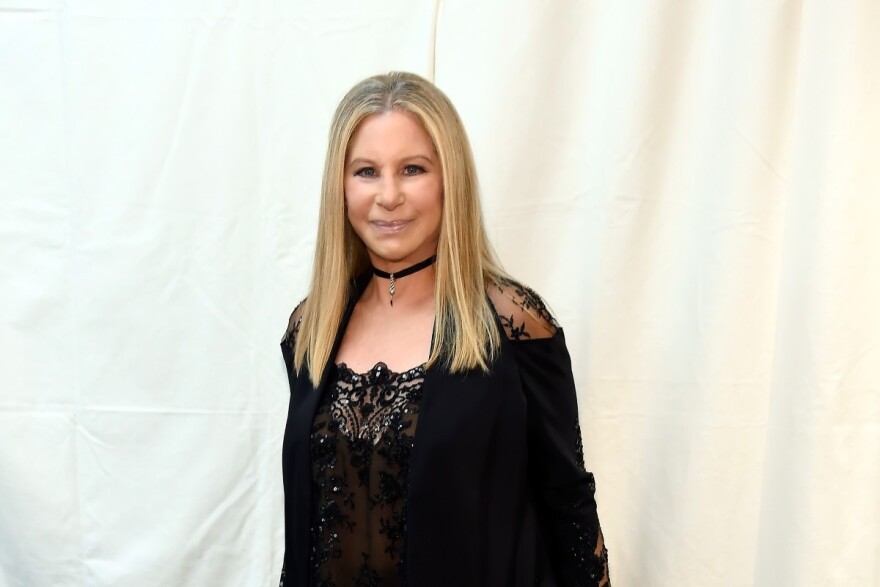 Gogl-mogl: Το παλιό σπιτικό γιατροσόφι που μοιάζει με σούπα και λατρεύει η Barbra Streisand