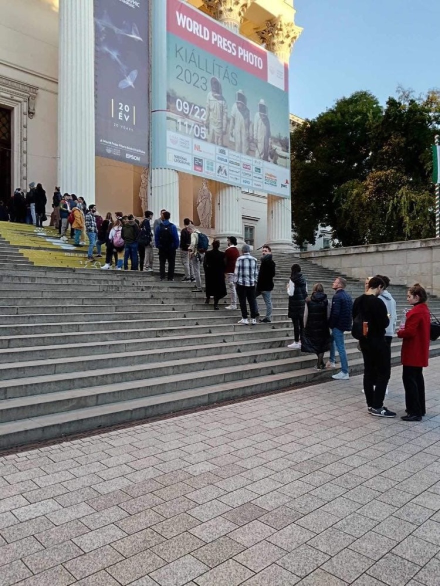 Ουγγαρία: Απέλυσαν τον επικεφαλής του Εθνικού Μουσείου που επέτρεψε σε ανήλικους την είσοδο σε έκθεση ΛΟΑΤΚΙ+