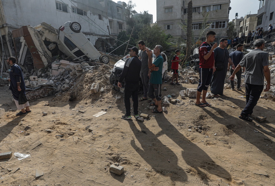 Πόλεμος στο Ισραήλ: Συνεχίζονται οι βομβαρδισμοί, χιλιάδες άμαχοι εγκαταλείπουν τη βόρεια Γάζα - Βίντεο