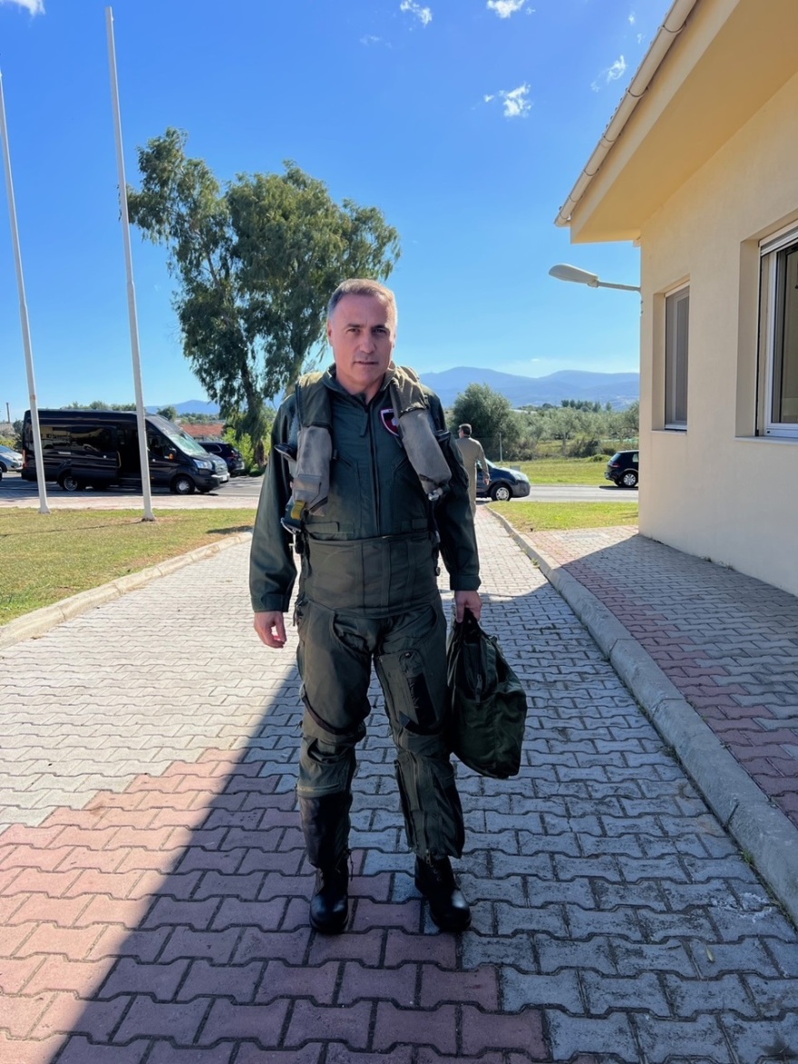 Πτήση με μαχητικό F-16: «Δυσκολεύομαι να πιστέψω όσα είδα και όσα έζησα»