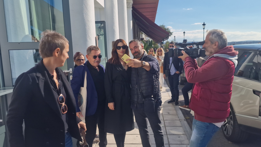 Μόνικα Μπελούτσι: Το πρωινό που απόλαυσε στη Θεσσαλονίκη και το φιλί στον κόσμο που την επευφημούσε