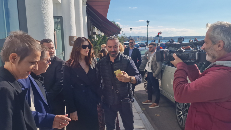 Μόνικα Μπελούτσι: Το πρωινό που απόλαυσε στη Θεσσαλονίκη και το φιλί στον κόσμο που την επευφημούσε