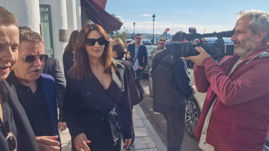 Μόνικα Μπελούτσι: Το πρωινό που απόλαυσε στη Θεσσαλονίκη και το φιλί στον κόσμο που την επευφημούσε