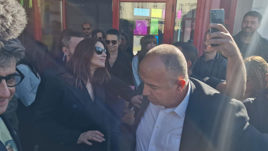 Μόνικα Μπελούτσι: Το πρωινό που απόλαυσε στη Θεσσαλονίκη και το φιλί στον κόσμο που την επευφημούσε