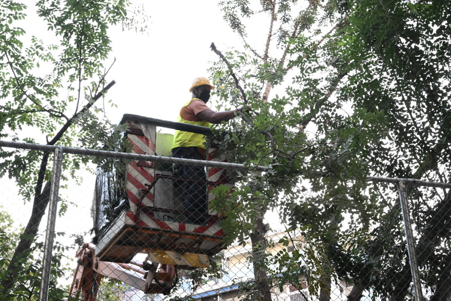 Εξάρχεια: Συνεχίζονται οι αντιδράσεις για το μετρό - Παρουσία των ΜΑΤ οι εργασίες