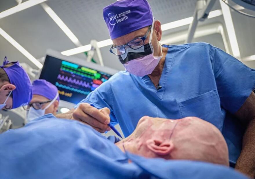 Νέα Υόρκη: Μεταμόσχευσαν για πρώτη φορά με επιτυχία ολόκληρο μάτι σε ασθενή - Δείτε φωτογραφίες