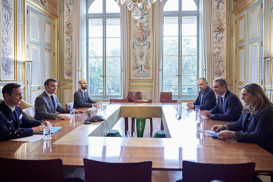 Μητσοτάκης: Τετ-α-τετ με Μακρόν στο Παρίσι - Τα είπαν για το κυπριακό σχέδιο στήριξης των κατοίκων της Γάζας