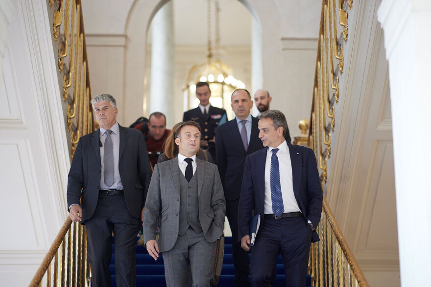 Μητσοτάκης: Τετ-α-τετ με Μακρόν στο Παρίσι - Τα είπαν για το κυπριακό σχέδιο στήριξης των κατοίκων της Γάζας