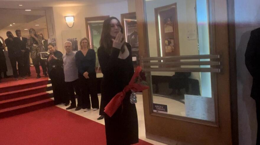 Μόνικα Μπελούτσι: Για φαγητό στα Λαδάδικα μετά το πανδαιμόνιο στην Αριστοτέλους (βίντεο + φωτογραφίες)