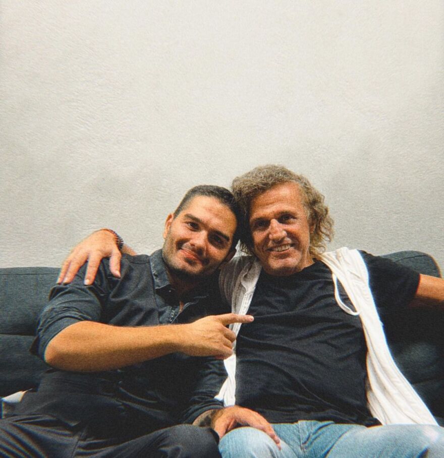 Χρήστος Μάστορας για Βασίλη Παπακωνσταντίνου: Αν δεν υπήρχε δεν θα είχα γίνει τραγουδιστής