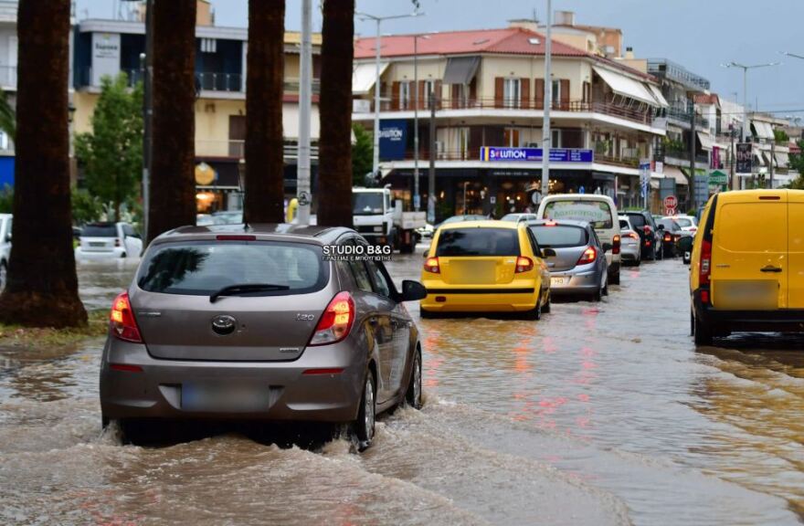 Κακοκαιρία: Πτώσεις δέντρων, πλημμύρισαν σπίτια και δρόμοι στην Αργολίδα - Δείτε βίντεο
