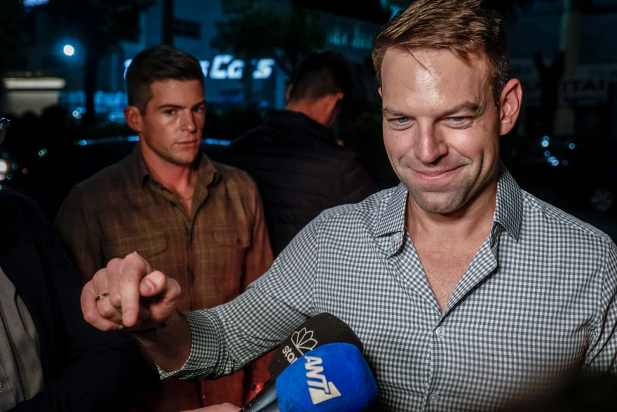 Νυχτερινή «σύσκεψη» στο Basegrill - Ο Κασσελάκης με Τάιλερ και Αυγέρη, Σβίγγου, Βασιλειάδη