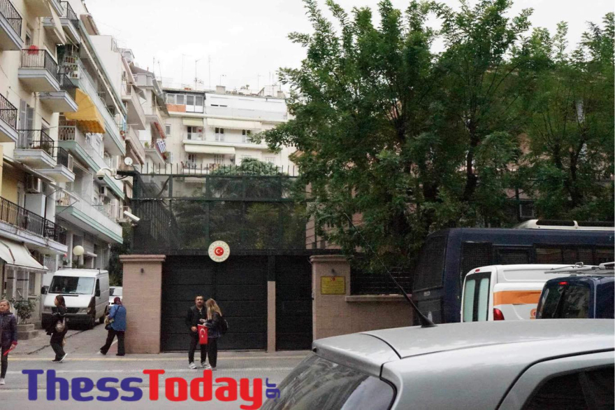 Ουρές Τούρκων στο σπίτι που έζησε ο Κεμάλ Ατατούρκ στη Θεσσαλονίκη - Δείτε βίντεο και φωτογραφίες