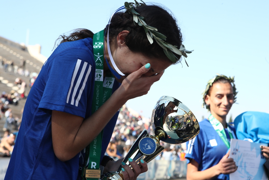 Συγκλονίζει η νικήτρια του Μαραθωνίου 2022 για τη μάχη με τον καρκίνο: «Κοίταζα το παιδί μου, έπαιρνα δύναμη και τα κατάφερα»