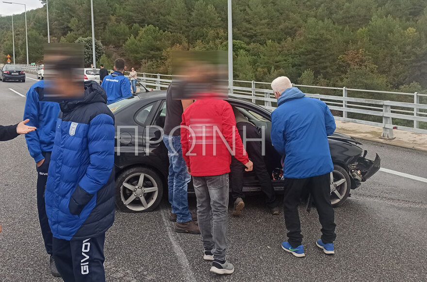 Καβάλα: Ανατροπή οχήματος στην Εγνατία – Σώοι οι επιβάτες